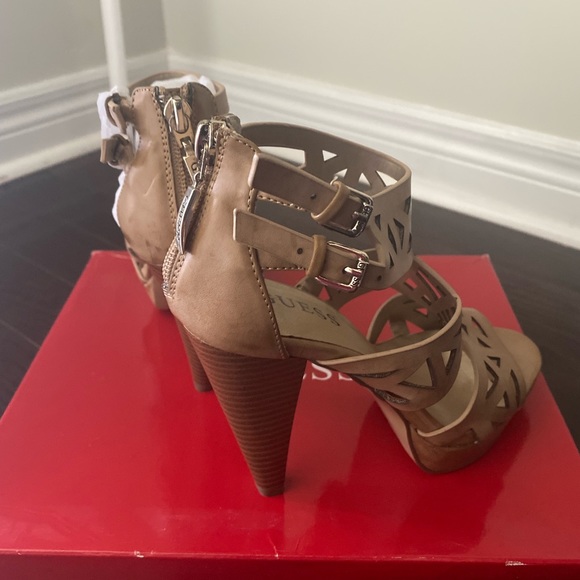 Brand nee Guess platforms - Picture 5 of 5